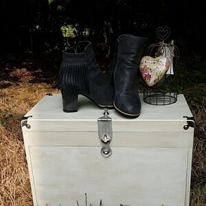 GRAY chunky heeled fringe boots